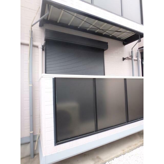 別部屋参考写真。防犯シャッター付きで安心です。