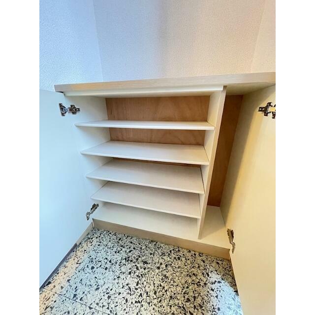 玄関にはシューズボックス（上段もあります）