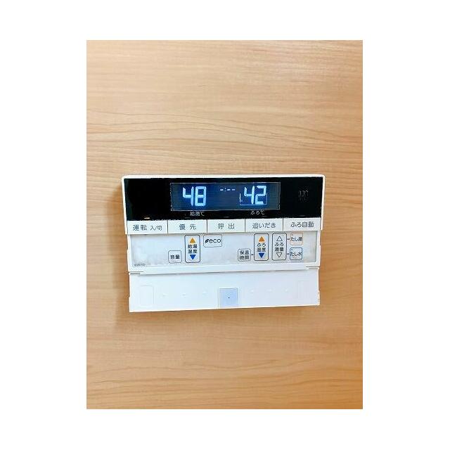 【浴室】給湯パネル、追い焚き付きです。