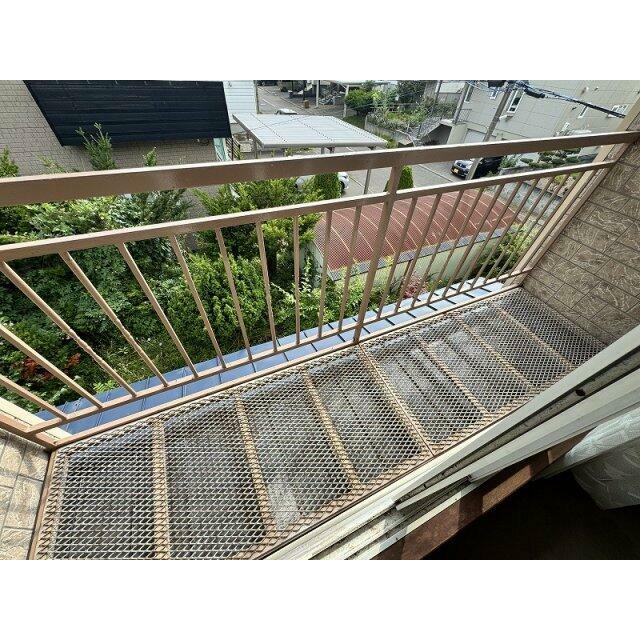 バルコニーの鉄骨も塗装されておりきれいな状態です。
