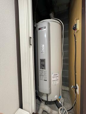 電気温水器、新品交換済みです
