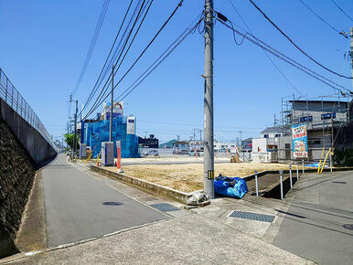 松山市古三津２丁目分譲地の現地写真　南東側より