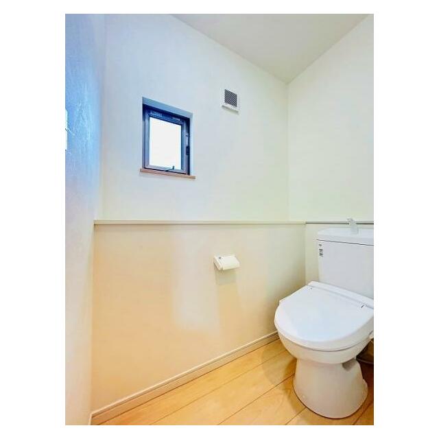 「2Fトイレ」1Fと2Fの両方にトイレがございます。