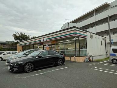 セブンイレブン　横浜日野店