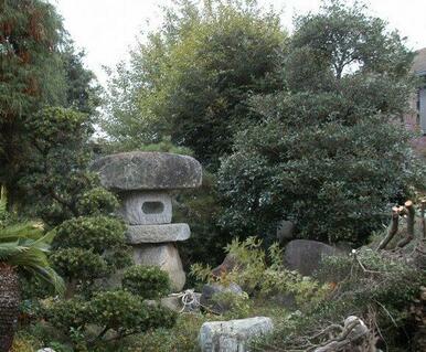 趣のある灯籠です