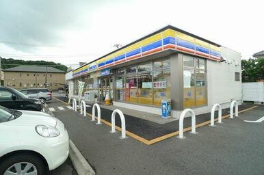 ミニストップ木更津請西３丁目店まで徒歩５分（３８０ｍ）