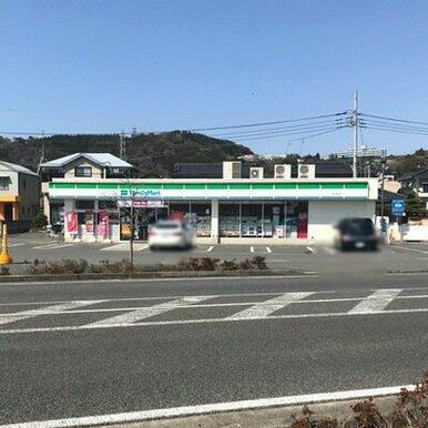ファミリーマート 富士岩松店
