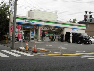 ファミリーマート三鷹中原店