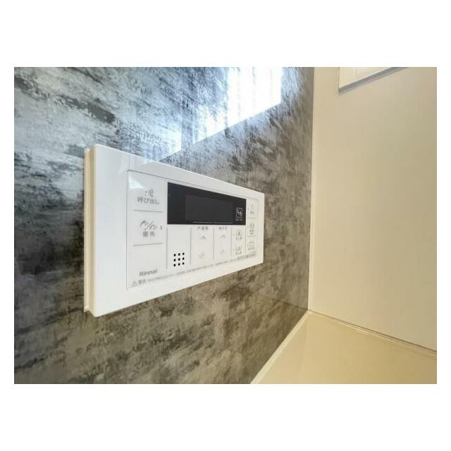 ボタンひとつでお湯張りや追い焚き、温度調整まで！