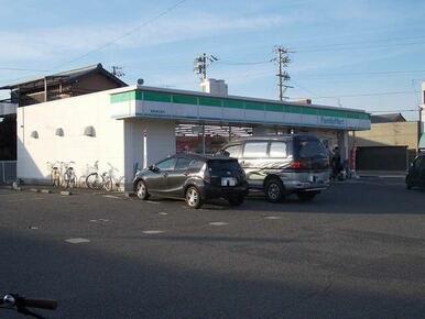 ファミリーマート津結城神社前店