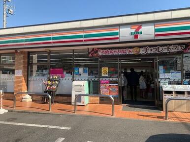 セブンイレブン足立東伊興３丁目店