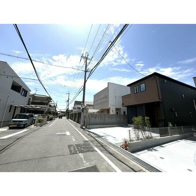 外観・前面道路含む（2号棟）