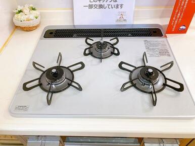キッチン　コンロは新品交換済みです