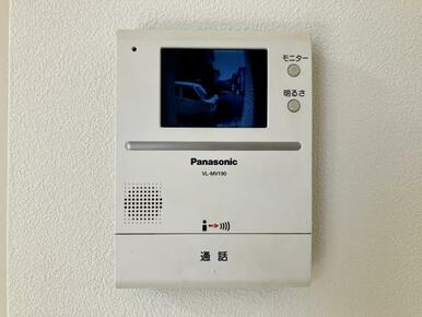 モニターホン　カラーモニターで来客時も安心です