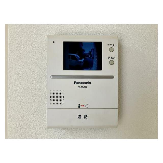 モニターホン　カラーモニターで来客時も安心です