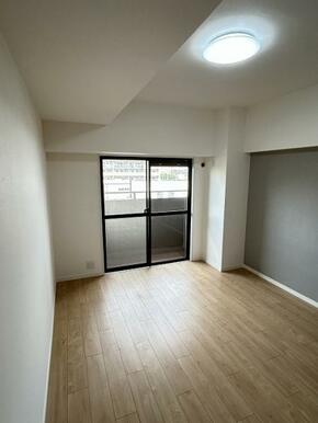 「洋室」約7帖の洋室です。