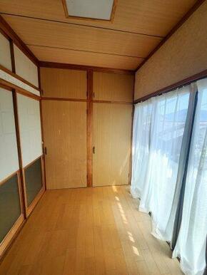 収納たっぷり！広縁