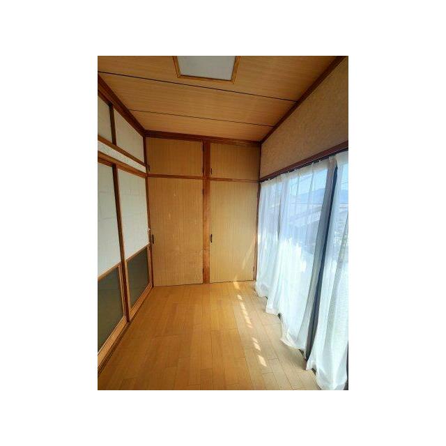 収納たっぷり！広縁