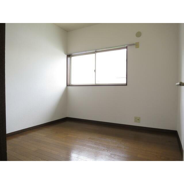 ★4.5帖の洋室★