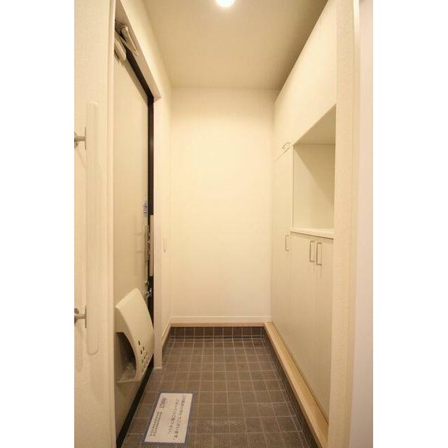 玄関にはシューズボックスがございます