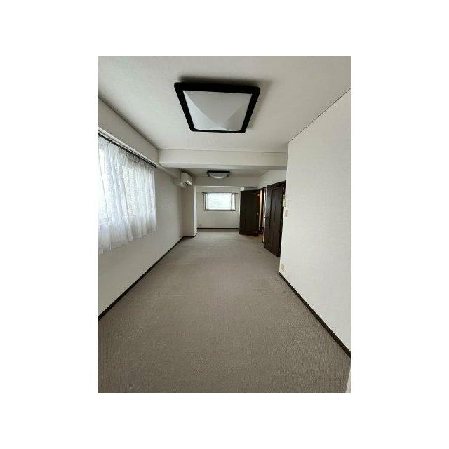 12.3帖もある洋室です