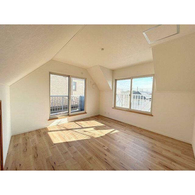 「３階洋室」約８帖のお部屋です。