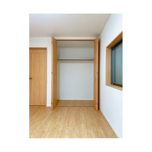 「洋室約7.5帖　収納」