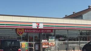 セブンイレブン粕川店