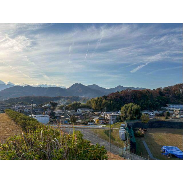 輸入住宅×注文建築こだわりの邸宅。バス停目の前の利便性に優れた好立地。是非一度ご見学ください！