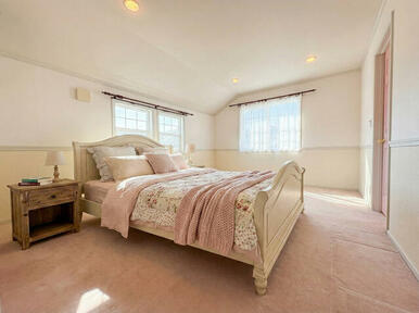 現況の物件写真に、CG による画像処理を行っています。家具、家電、照明器具、小物、その他のイメージは