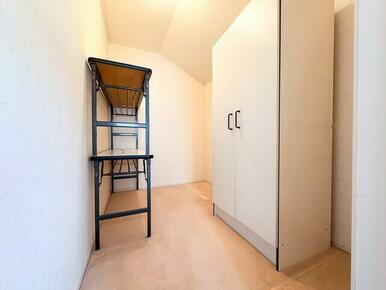 輸入住宅×注文建築こだわりの邸宅。バス停目の前の利便性に優れた好立地。是非一度ご見学ください！