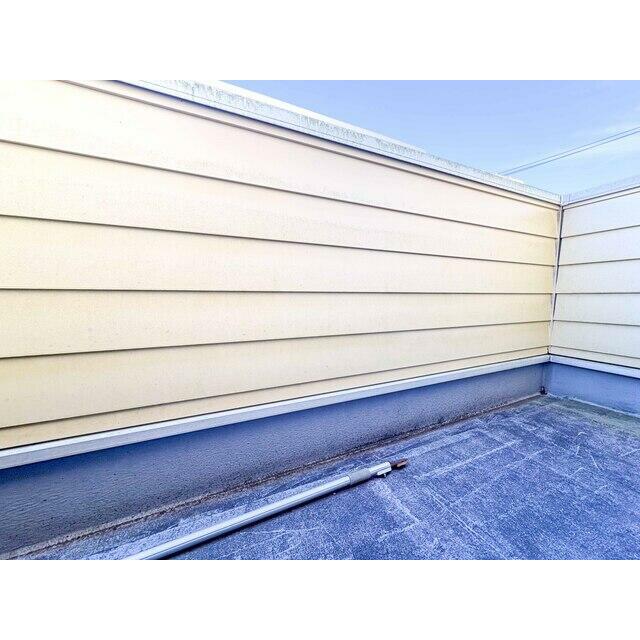 輸入住宅×注文建築こだわりの邸宅。バス停目の前の利便性に優れた好立地。是非一度ご見学ください！