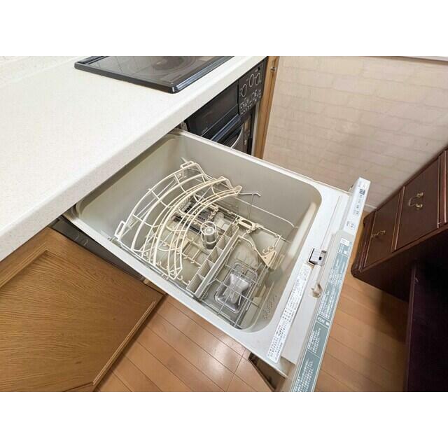 輸入住宅×注文建築こだわりの邸宅。バス停目の前の利便性に優れた好立地。是非一度ご見学ください！