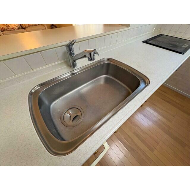 輸入住宅×注文建築こだわりの邸宅。バス停目の前の利便性に優れた好立地。是非一度ご見学ください！