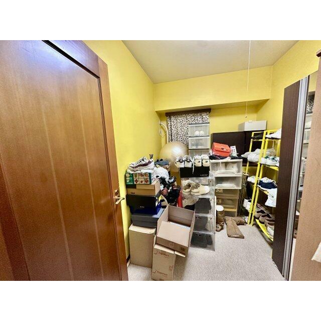 納戸があり、季節物や大きな荷物もまとめて収納できます※家具家電・調度品は販売価格に含まれません。