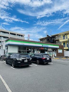 ファミリーマート市川入船店