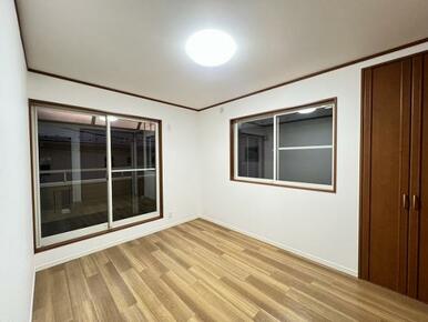 「2階西側洋室」