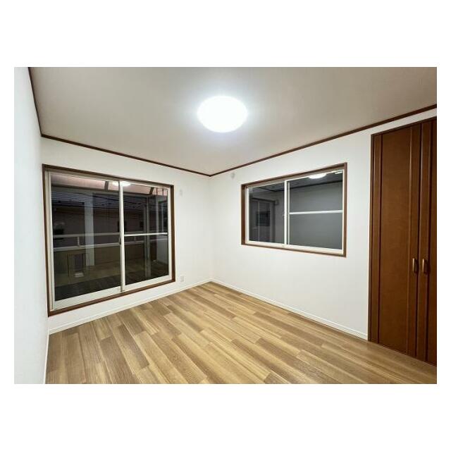 「2階西側洋室」