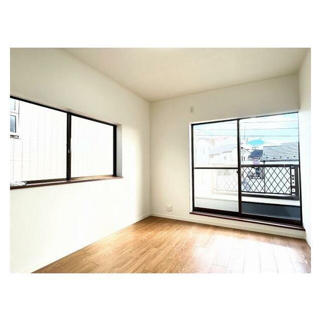 2階洋室約6.0帖（東側）