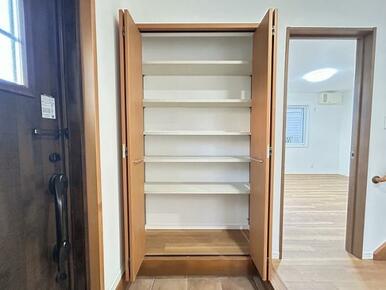 「玄関」シューズボックス