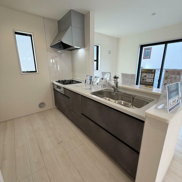 コンロ数が増えると手の込んだ料理に思わずチャレンジしてみたくなる！？（1号棟）