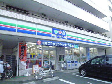 スリーエフ　東林間店