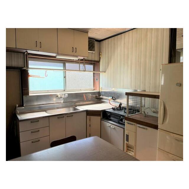 キッチンの様子。L型のキッチンです。
