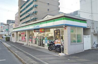 ﾌｧﾐﾘｰﾏｰﾄ 草津西大路店