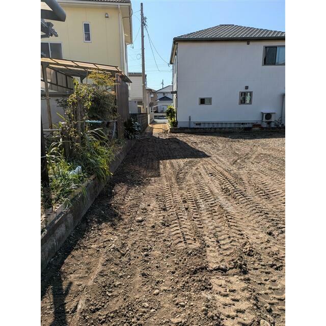 敷地奥側から通路部分