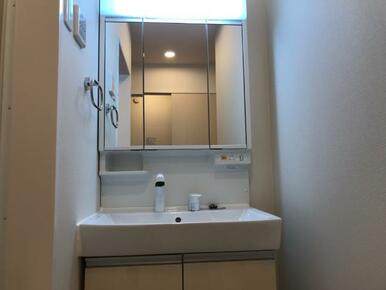 洗髪洗面化粧台