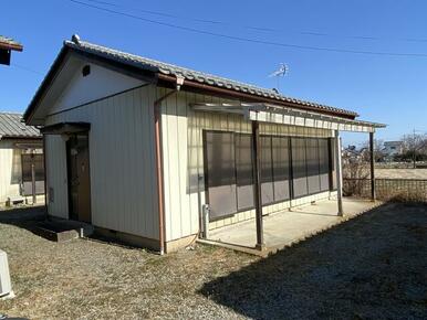 平屋の建物です