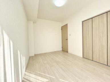 南側6帖　日当たり良好です。