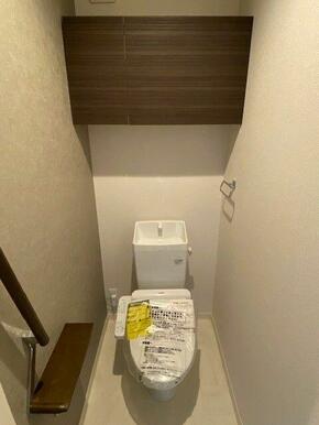 幅広い年齢層から支持されている今や必須アイテムの温水洗浄暖房便座♪冬場も便座が暖かくご使用いただけ…