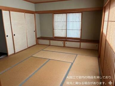 10帖和室。奥には収納やキッチンがあり2世帯住宅としても使用できます。